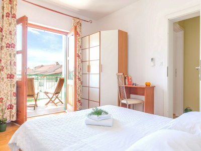 Villa Charming villa with spacious rooms and private swimming pool in the lavender island of Hvar - Features photo 6