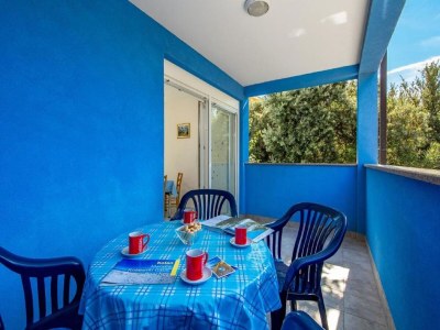 Apartment Seaside Bliss in Mandre - Outdoor photo 10