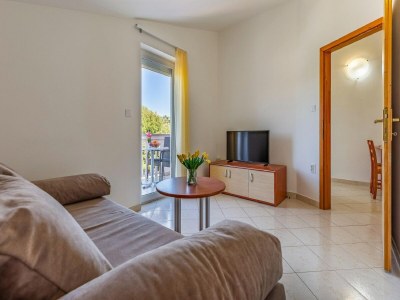 Apartment Apartment in Banjole near Sea Beach - Features photo 13