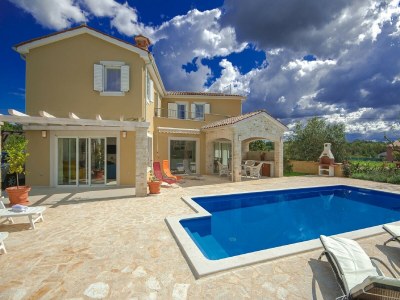 Villa Peaceful Villa in Sveti Lovrec with Swimming Pool - Outdoor photo 2