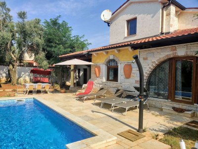 Holiday house Ferienhaus in Sisan mit Pool & Strand - Outdoor photo 3