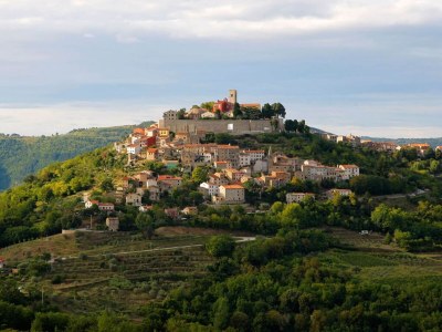 Villa Villa in Motovun mit Pool und Aussicht - Environment photo 31