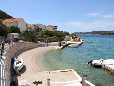 Apartment Apartment with Terrace - Environment photo 40