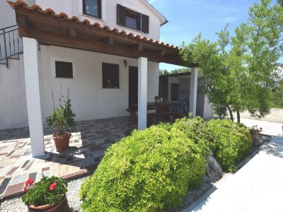 Holiday house Charming Villa with Pool in Zbandaj - Outdoor photo 2