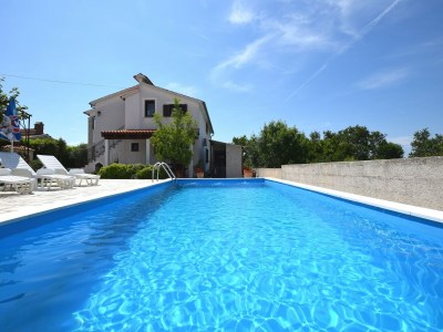 Holiday house Charming Villa with Pool in Zbandaj - Outdoor photo 3