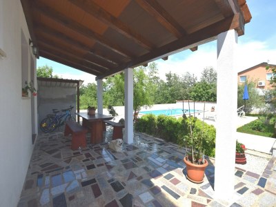 Holiday house Charming Villa with Pool in Zbandaj - Outdoor photo 6