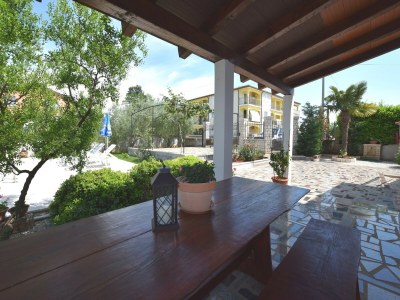 Holiday house Charming Villa with Pool in Zbandaj - Outdoor photo 8