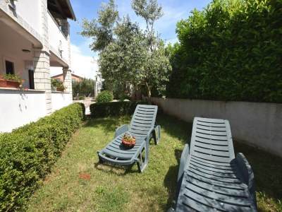 Holiday house Charming Villa with Pool in Zbandaj - Outdoor photo 9