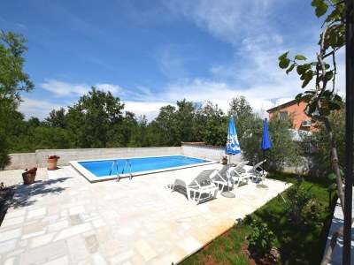 Holiday house Charming Villa with Pool in Zbandaj - Outdoor photo 11