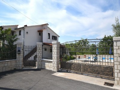 Holiday house Charming Villa with Pool in Zbandaj - Features photo 16