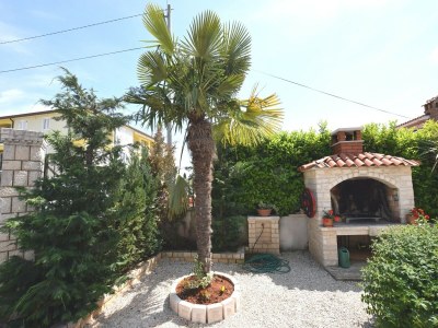 Holiday house Charming Villa with Pool in Zbandaj - Outdoor photo 24