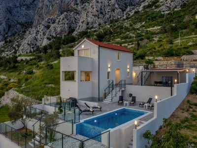 Villa Stunning Villa with Pool - Outdoor photo 4