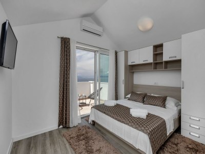 Villa Stunning Villa with Pool - Features photo 22