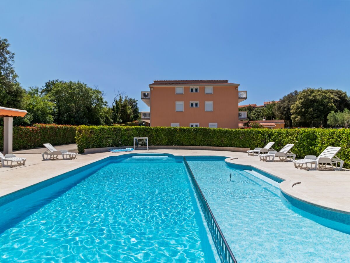 caravan Mobile Home in Banjole near Centinera Beach