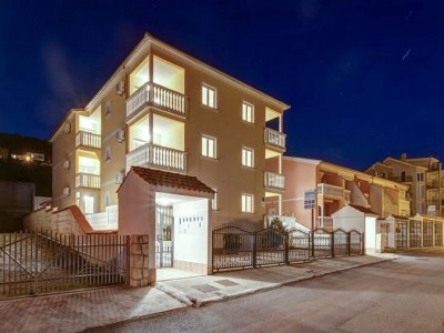 Apartment Country House in Croatia with Pool - Outdoor photo 8