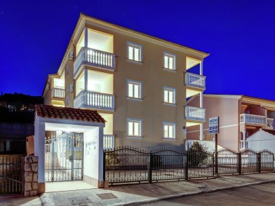 Apartment Country House in Croatia with Pool - Outdoor photo 9