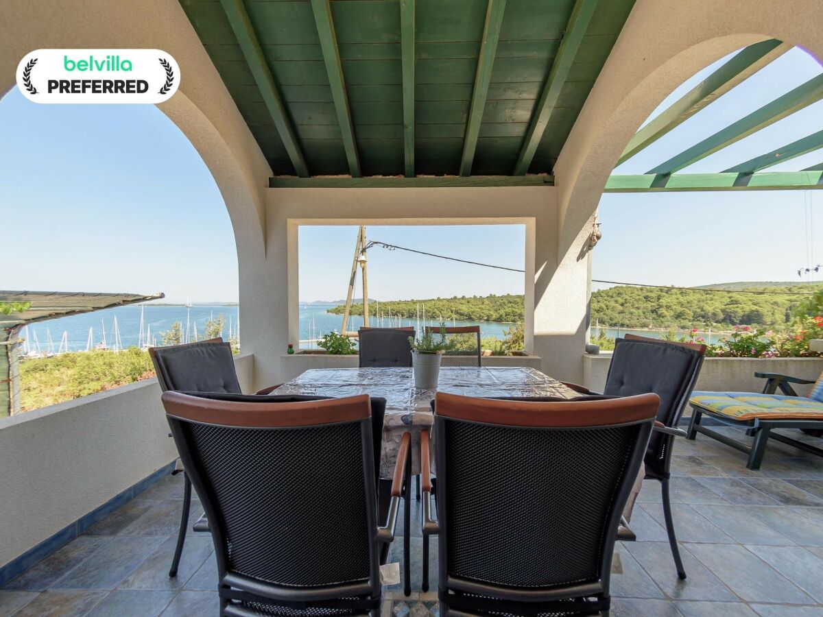 Holiday house Holiday Home in Veli Rat near Saharun