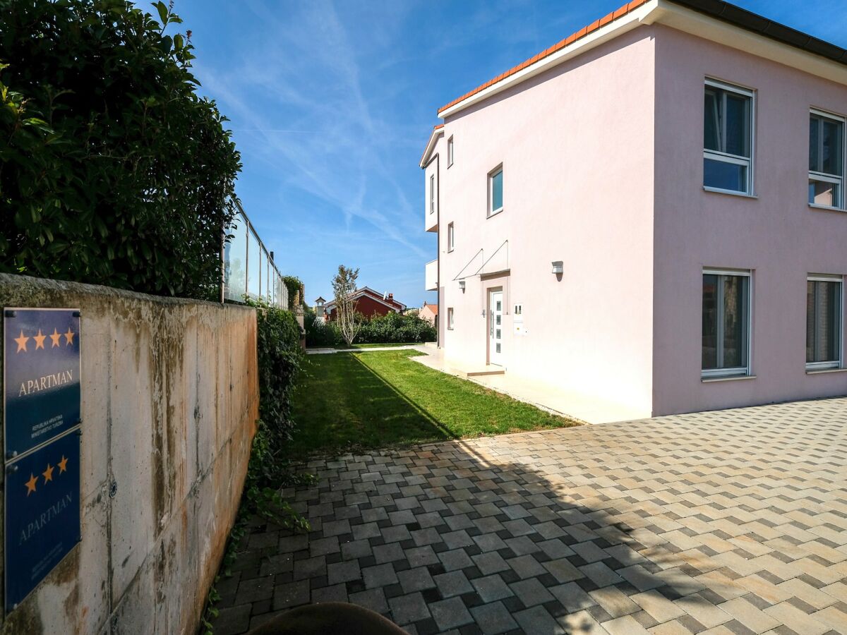 Apartment Apartment in Banjole in der Nähe von Sunny Beach - Outdoor photo 2