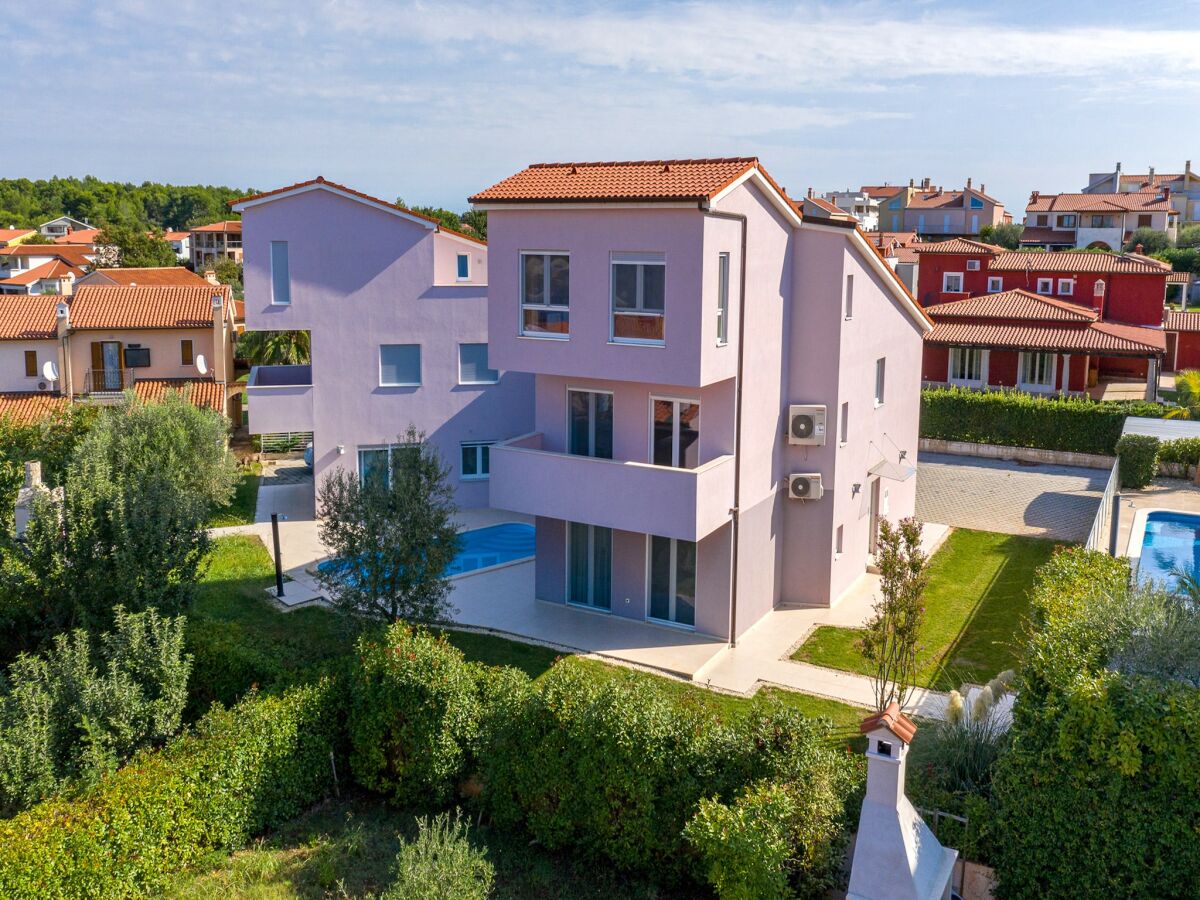 Apartment Apartment in Banjole in der Nähe von Sunny Beach - Outdoor photo 3