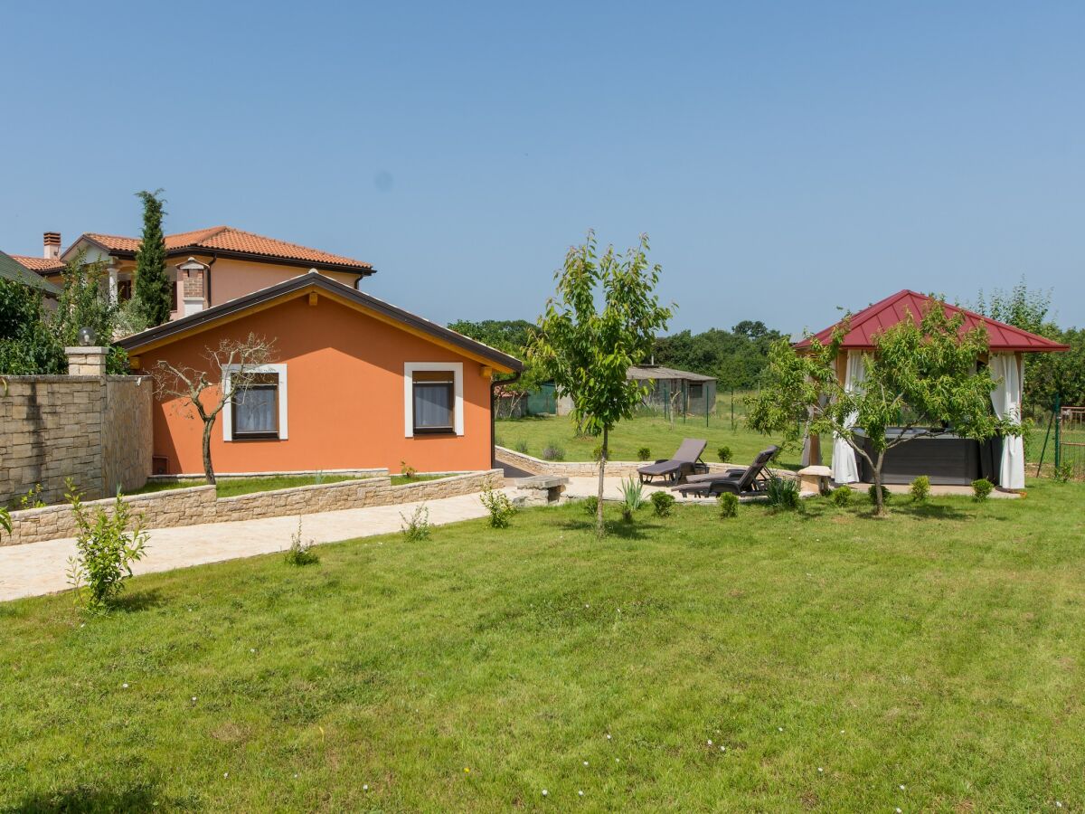 Holiday house Ferienhaus Vodnjan mit Pool & Meer