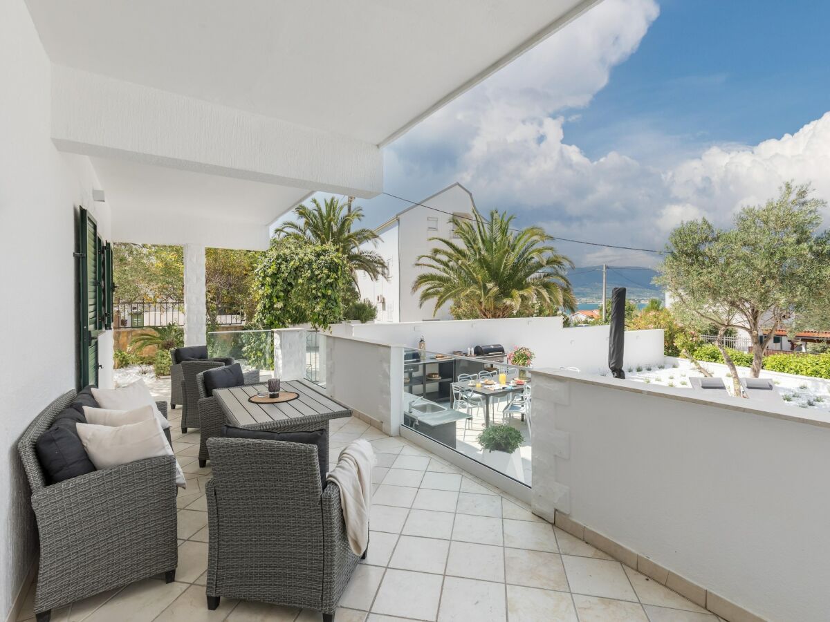 Apartment Attractive apartment in Slatine - Outdoor photo 3