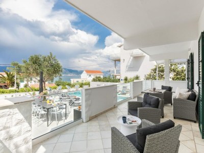 Apartment Attractive apartment in Slatine - Outdoor photo 9