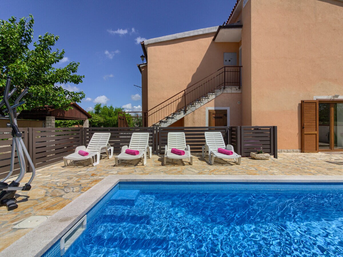 Villa Sani with private pool near Pula - Outdoor photo 2