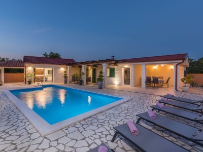 Holiday house Jurici - Outdoor photo 12