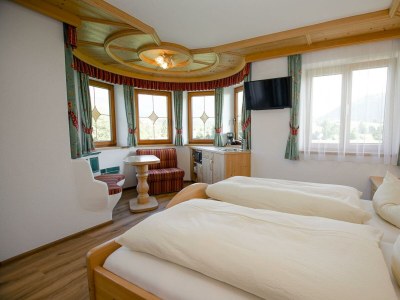 Apartment Erkerzimmer mit Kachelofen - Features photo 37