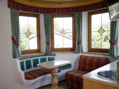 Apartment Erkerzimmer mit Kachelofen - Features photo 38