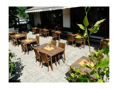 Holiday room Einzelzimmer mit Dusche, WC, TV - Environment photo 16