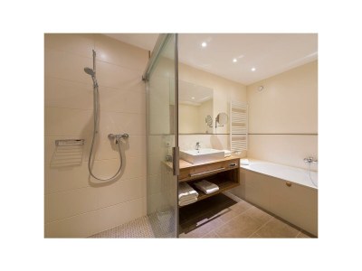 Apartment App. "Kat. I"- Wohn/Schlafraum, Doppelbett-Couch - Features photo 16