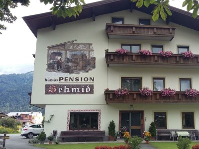 Holiday room Doppelzimmer mit DU od. Bad, WC,TV,Balko in Kössen - Holiday room