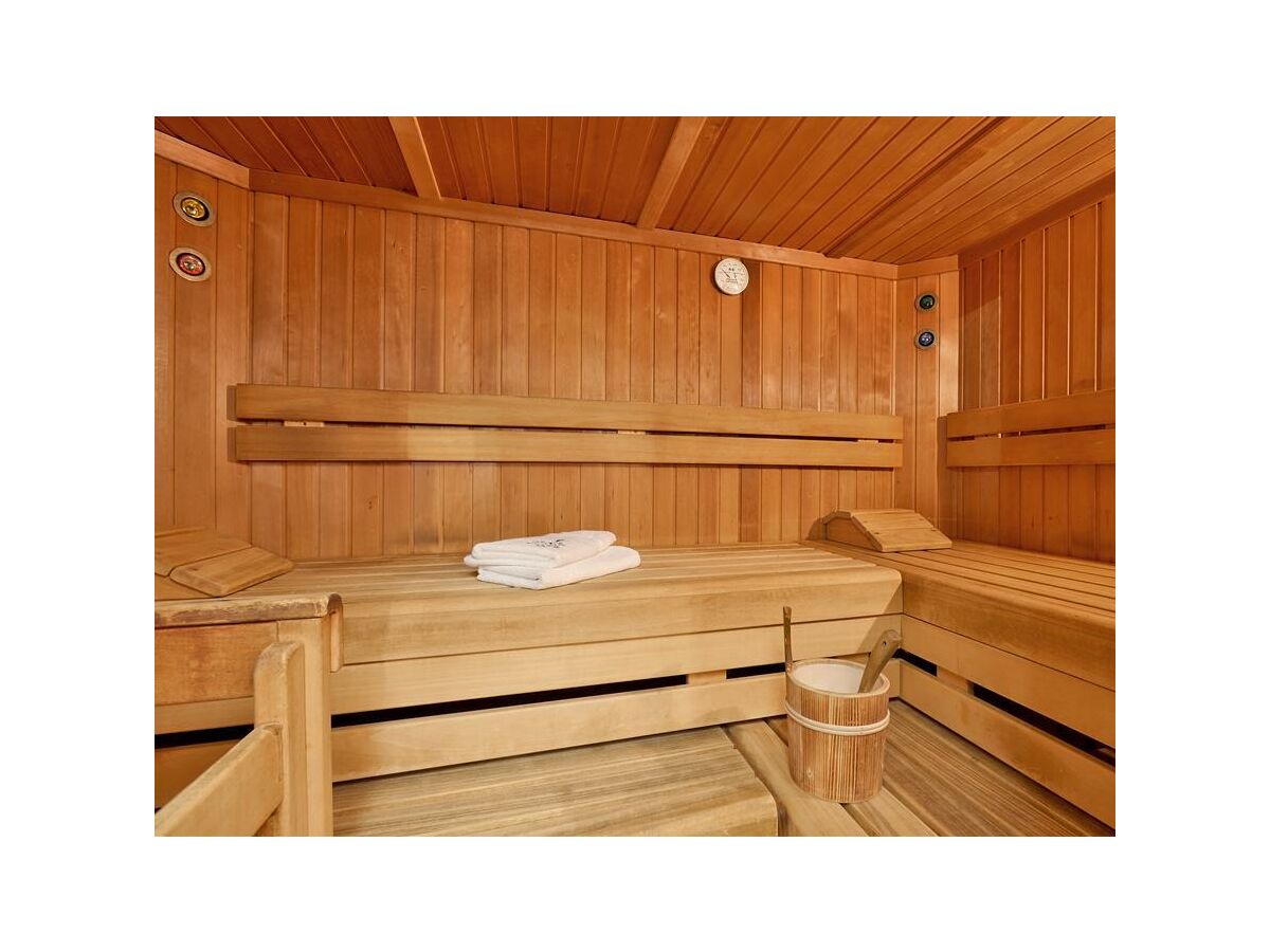 Holiday room DZ mit Dusche/WC, TV, Balkon oder Dachterrasse - Outdoor photo 2