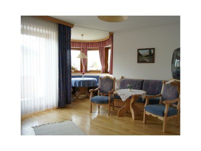 Apartment Apartment"2" -1 Schlafraum/Du/WC,Blk,Erker - Features photo 12