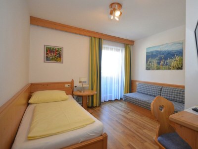 Holiday room Einzelzimmer "Komfort", Dusche, WC, Balkon - Features photo 13