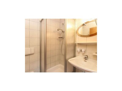 Holiday room Doppelzimmer mit Dusche, WC, Balkon - Features photo 12