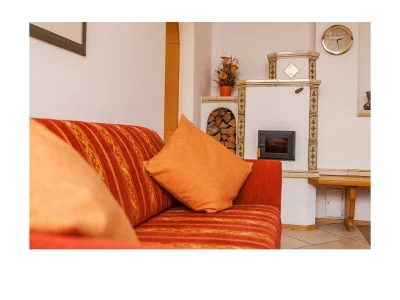 Apartment Apartment/ Schlafzimmer /Dusche/ WC,Blk,Kachelofen - Features photo 12