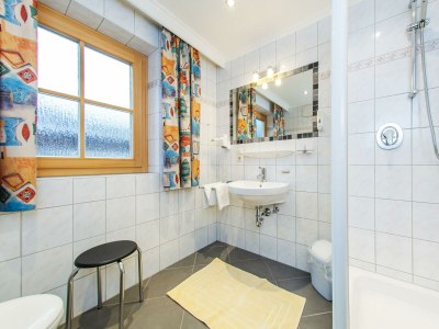 Apartment Apartment/ Schlafzimmer /Dusche/ WC,Blk,Kachelofen - Features photo 15