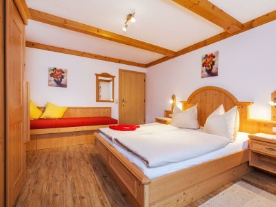 Apartment Apartment/ Schlafzimmer /Dusche/ WC,Blk,Kachelofen - Features photo 16