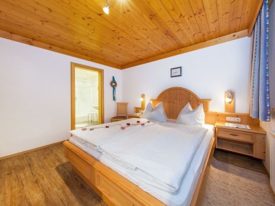 Apartment Apartment/ Schlafzimmer /Dusche/ WC,Blk,Kachelofen - Features photo 18