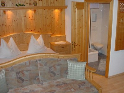 Holiday room DZ "1"- DU/WC,Kühlschrank,TV,Balkon - Features photo 11