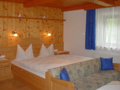 Holiday room DZ "2"- DU/WC,Kühlschrank,TV,Balkon in Walchsee - Holiday room