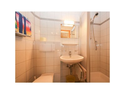 Holiday room Doppelzimmer, Dusche und Bad, WC, Bergseite - Outdoor photo 8