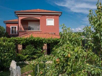 Holiday apartment Mistral Ferienwohnungen in Lopar - Holiday apartment