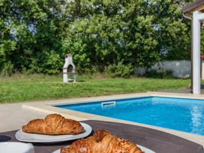 Villa Nezakcij with pool and garden - Outdoor photo 8