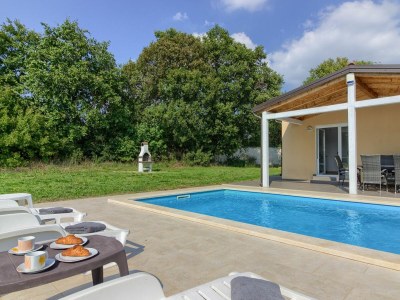 Villa Nezakcij with pool and garden - Outdoor photo 9
