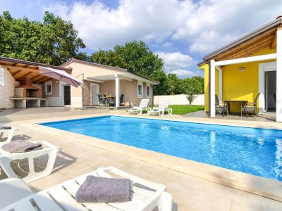 Villa Trusina with pool in Istria in Valtura - Villa