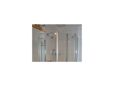 Apartment "Spitzmauer"/Wohn-Schlafraum/Dusche, WC - Outdoor photo 15