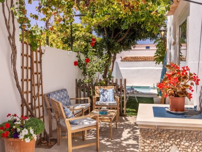 Villa Beautiful family house with pool next to sea - Outdoor photo 2